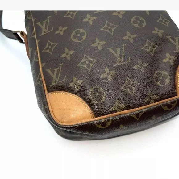 Authentic LOUIS VUITTON Danube Monogram Crossbody GM Bag LV - Picture 6 of 16